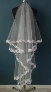 Фата с 3-d цветами