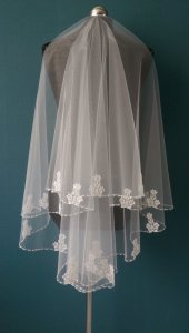 Фата с кружевными элементами